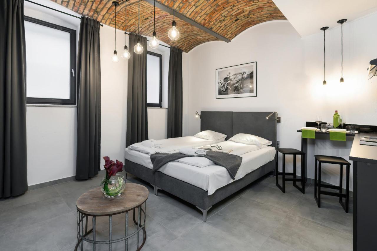 Level -1 Loft Apartments City Center Kopernika Poznań Esterno foto