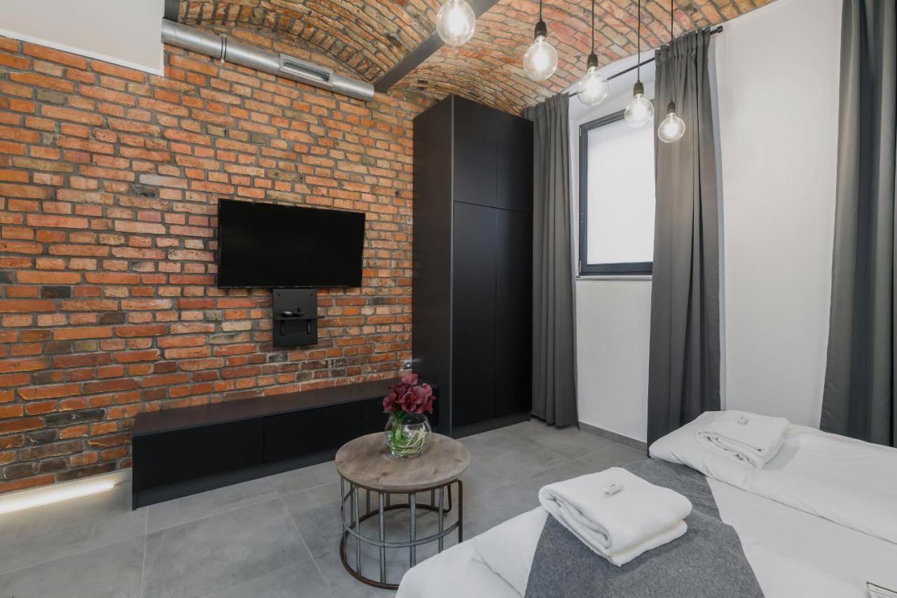 Level -1 Loft Apartments City Center Kopernika Poznań Esterno foto